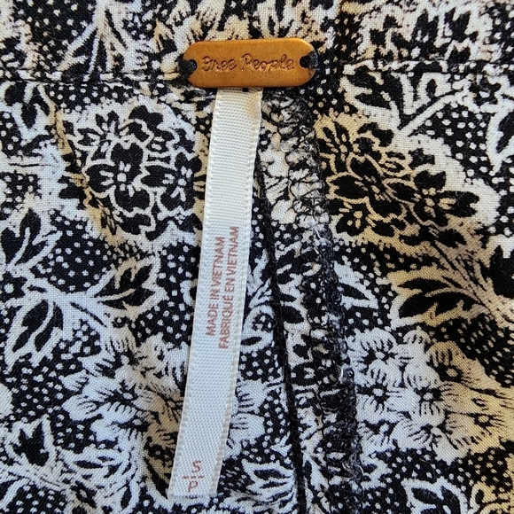 Free People Sleevess Crop Tank Blouse Floral - Small - Picture 7 of 8